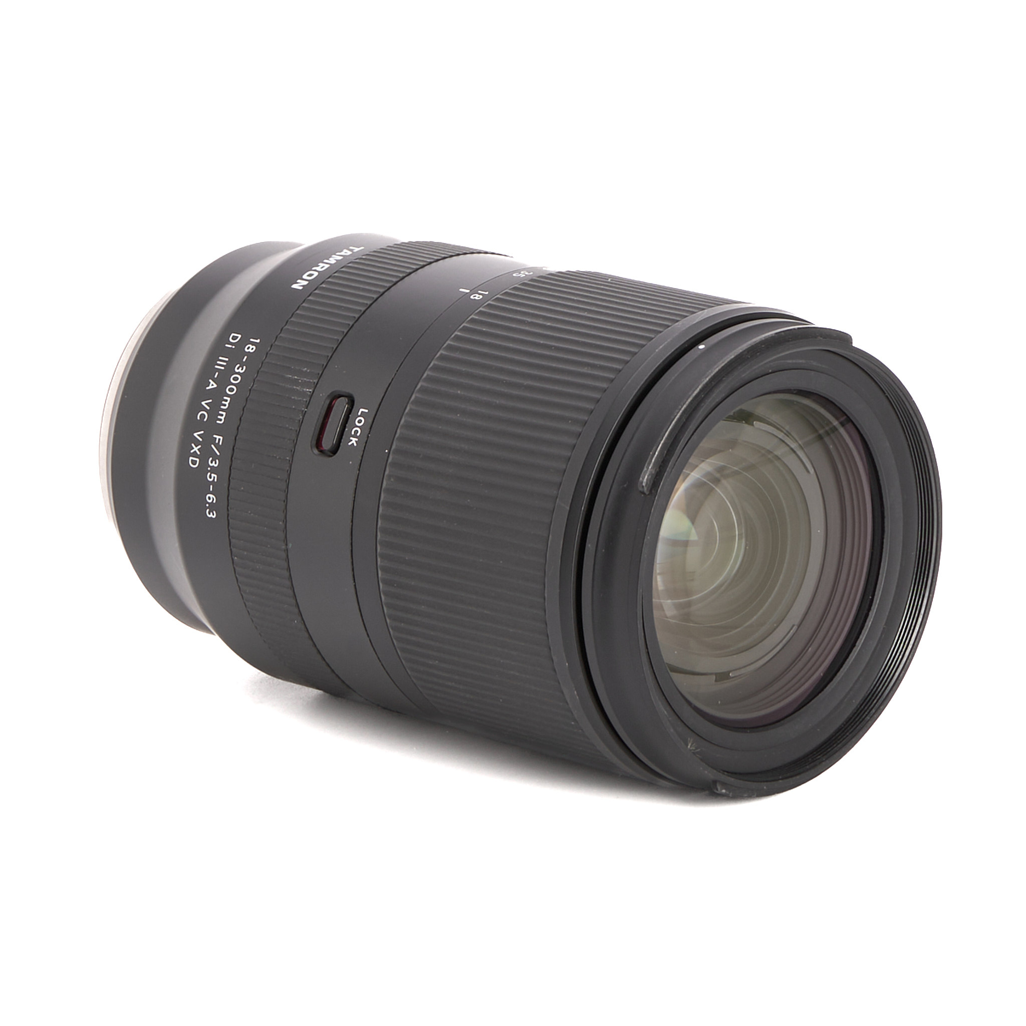 Tamron 18-300mm F3.5-6.3 Di III-A VC VXD für Fujifilm X-Mount gebraucht